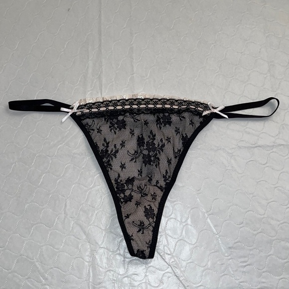 Victoria’s Secret light pink and black nylon lace v-string - Picture 4 of 12